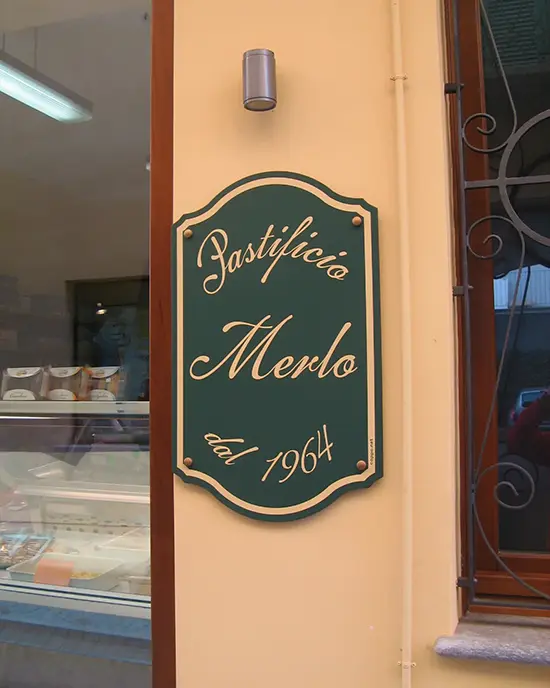 Insegne in Stile Antico